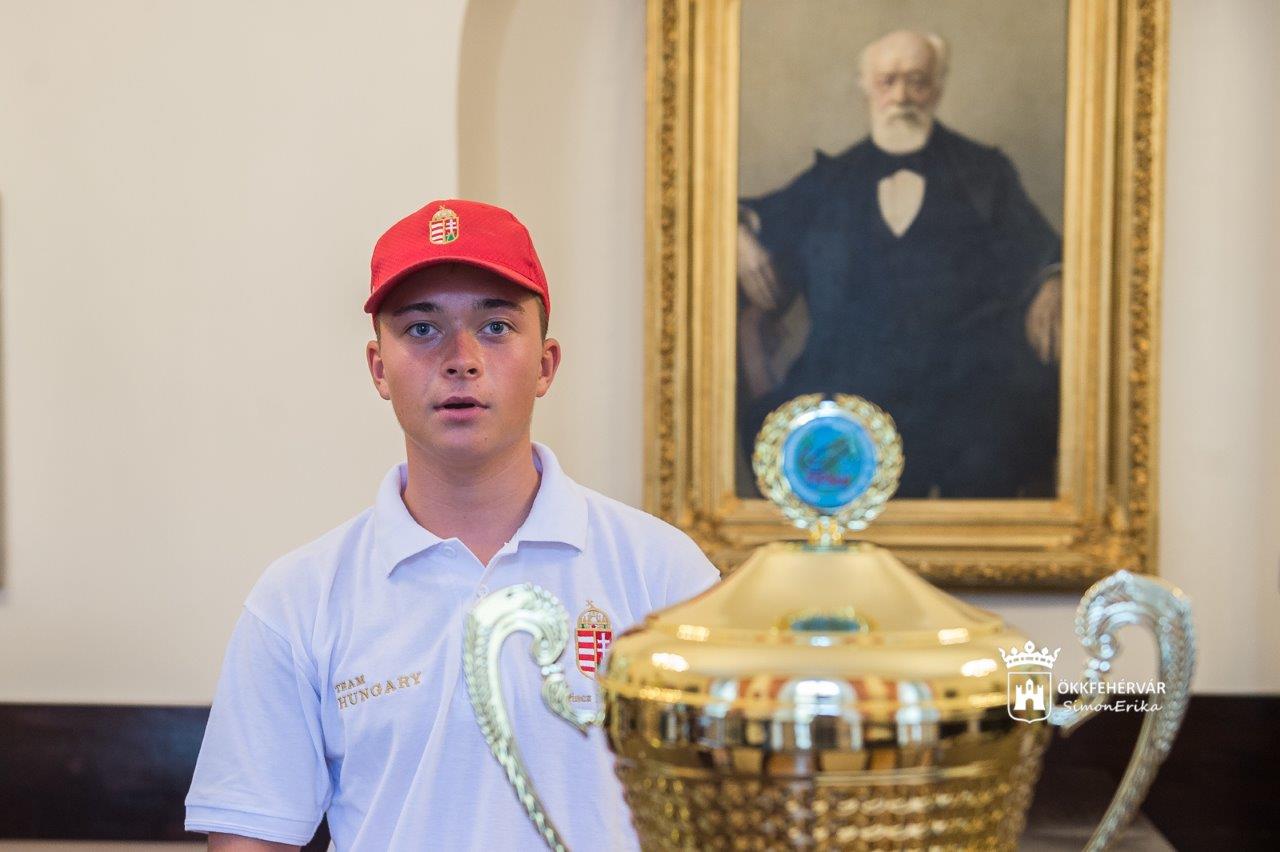 Találkozó az U15-ös korosztályban horgász világbajnoki címet szerzett Lőrincz Benedekkel