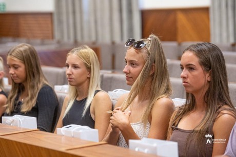 A Kiskút Tenisz Klub ifjú tehetségeinek és edzőiknek gratulált a város polgármestere