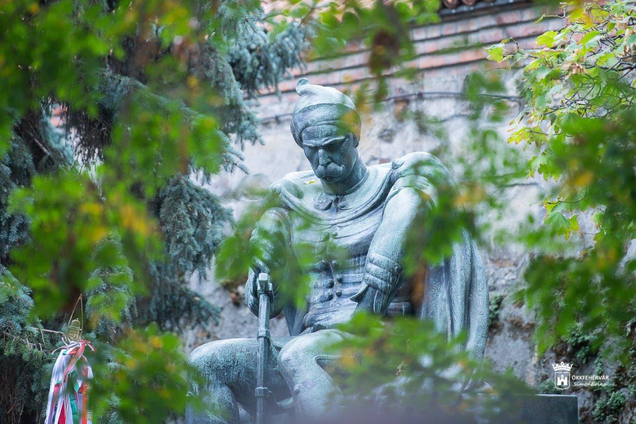 Wathay Ferencre, a hős vicekapitányra emlékeztek a Prohászka ligetben