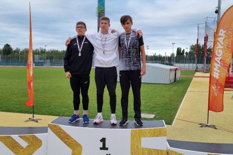 Arany, ezüst és bronzérem is jutott az ARAK atlétáinak a korosztályos bajnokságon