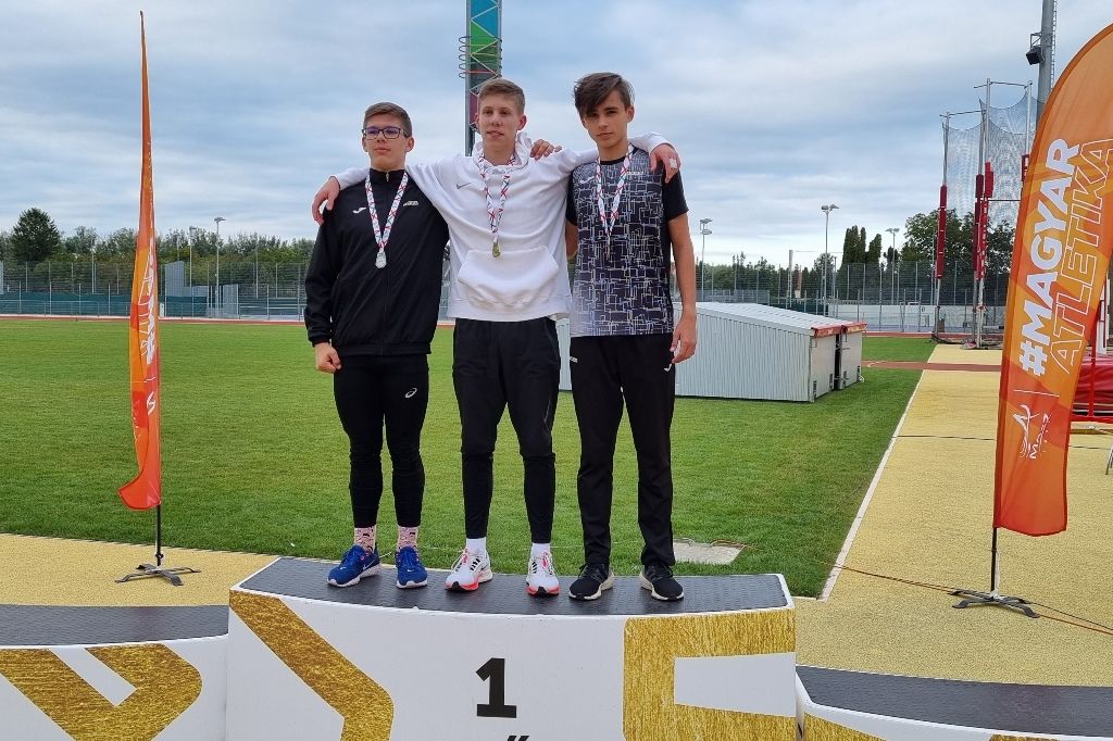 Arany, ezüst és bronzérem is jutott az ARAK atlétáinak a korosztályos bajnokságon