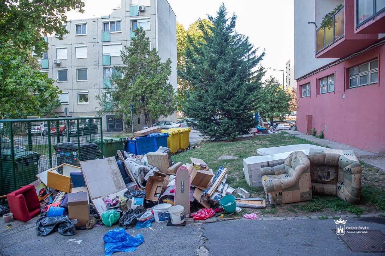 Ön megváltoztatná-e a lakótelepi  lomtalanítás rendjét Székesfehérváron?