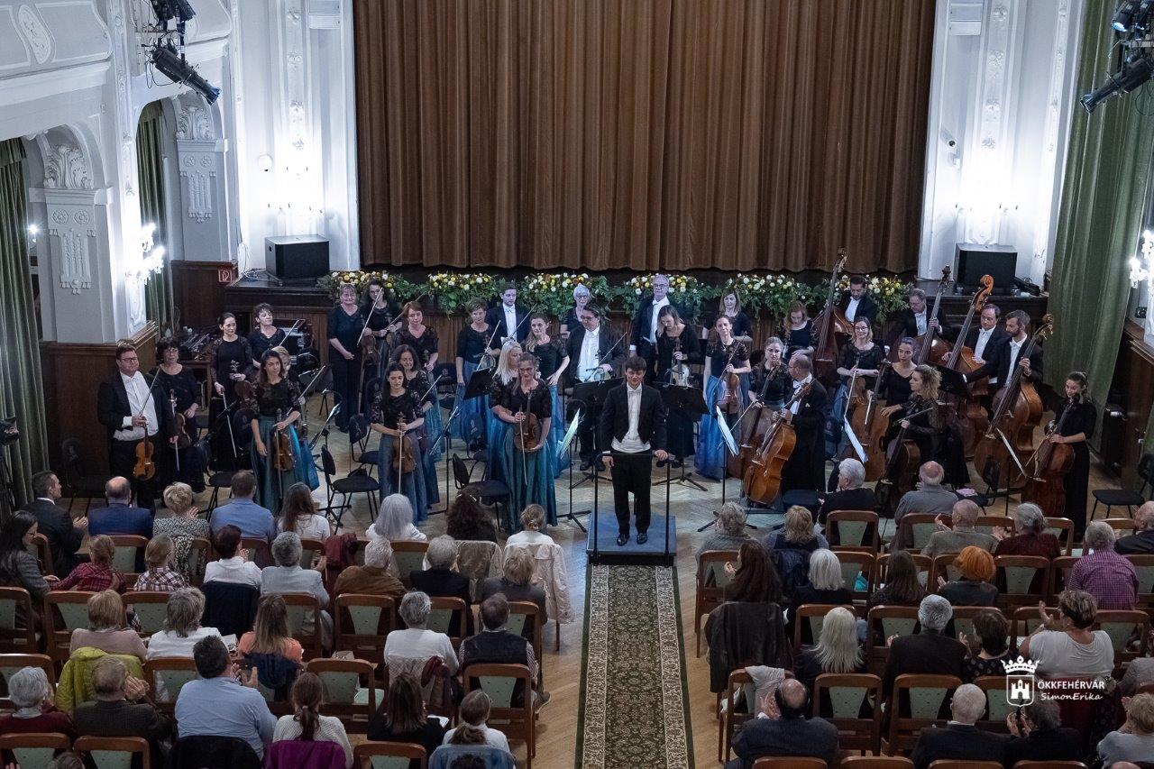 Csajkovszkij Vonósszerenádja is felcsendült a Somorjai-bérlet nyitóestjén