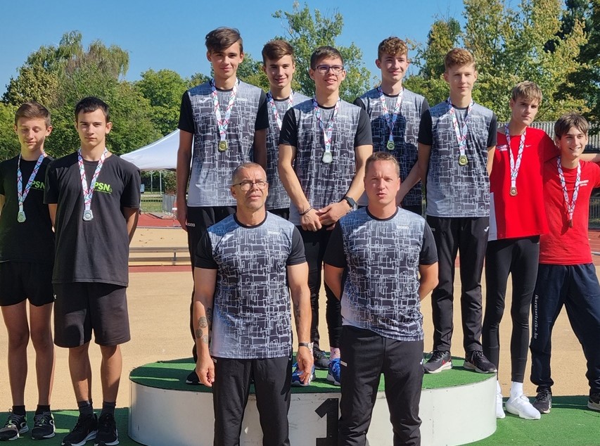 Három arany és hét éremmel zárta az ARAK a szabadtéri bajnoki szezont