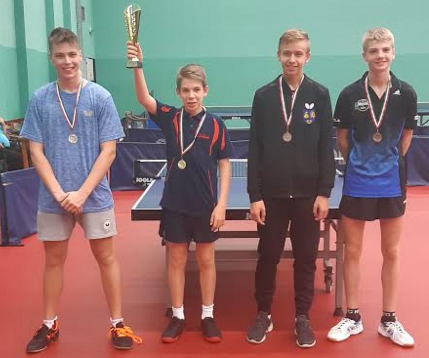 Két arany- és két bronzéremmel tértek haza a Honvéd Szondi fiatal asztaliteniszezői