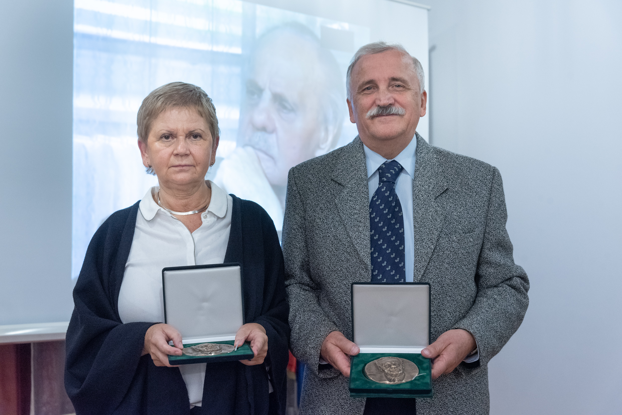 Dr. Pál Katalin hematológus és Dr. Turi Tibor kardiológus vehették át a Romhányi díjat