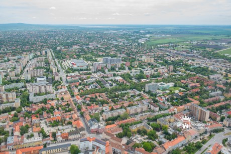 További egy évre elhalasztják az építményadó emelését a fehérvári KKV-k számára