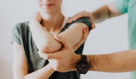 Hogyan érdemes kezelni a vállfájdalmat?