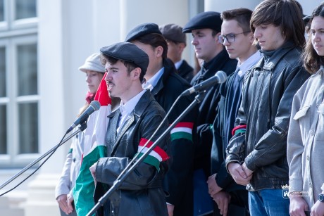 Ami megtörtént ezen az őszön, azt nem felejthetjük el.. - iskolai megemlékezések az ’56-os forradalom és szabadságharc tiszteletére