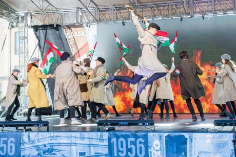 Igazak – ünnepi megemlékezés október 23-án a Városház téren