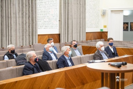 Szabó Zoltán építészettörténés volt a Székesfehérvár Jövőjéért Egyesület vendége