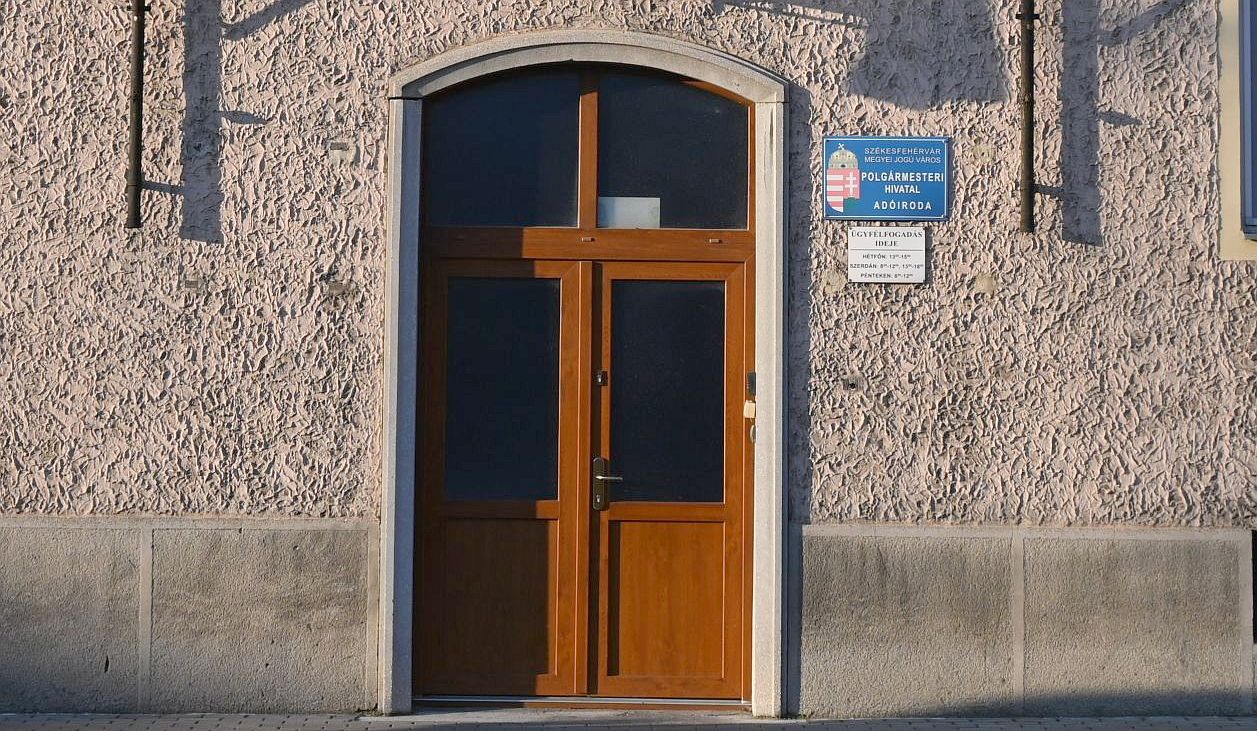 Átmenetileg az Ady Endre utcába költözik november 8-tól az Adóiroda