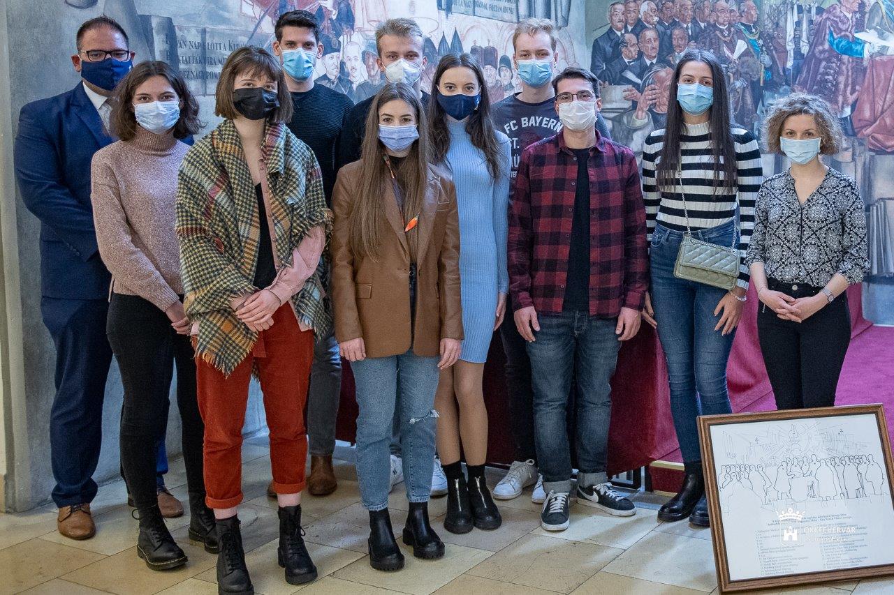Olasz és francia egyetemisták ismerkedtek Székesfehérvárral