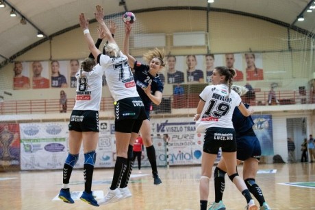 Kézilabda: izgalmas mérkőzésen egy góllal nyert az Alba Fehérvár KC női kézilabdacsapata