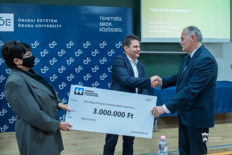 Hárommillió forintos támogatást kapott az Óbudai Egyetem a Howmet Aerospace Alapítványtól