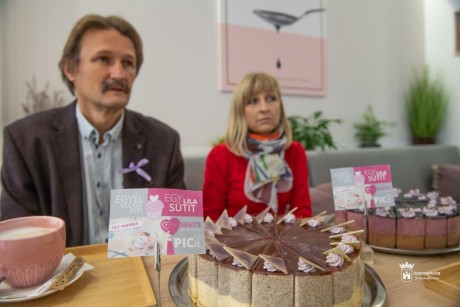 Lila sütivel a parányi nagy harcosokért - november 17-e a koraszülöttek világnapja