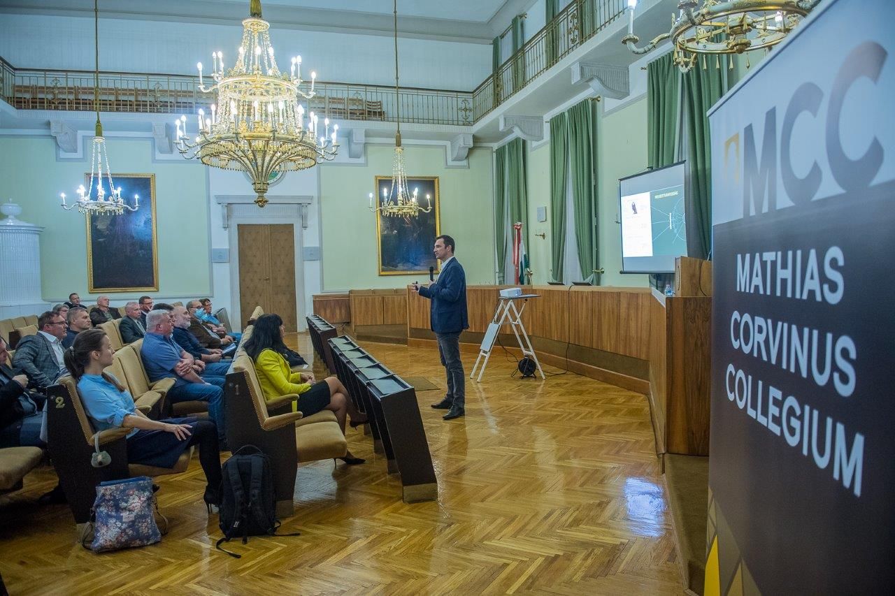 Porkoláb Imre: „Tartós csúcsteljesítményt nem lehet elérni, és elvárni sem magunktól, sem másoktól”