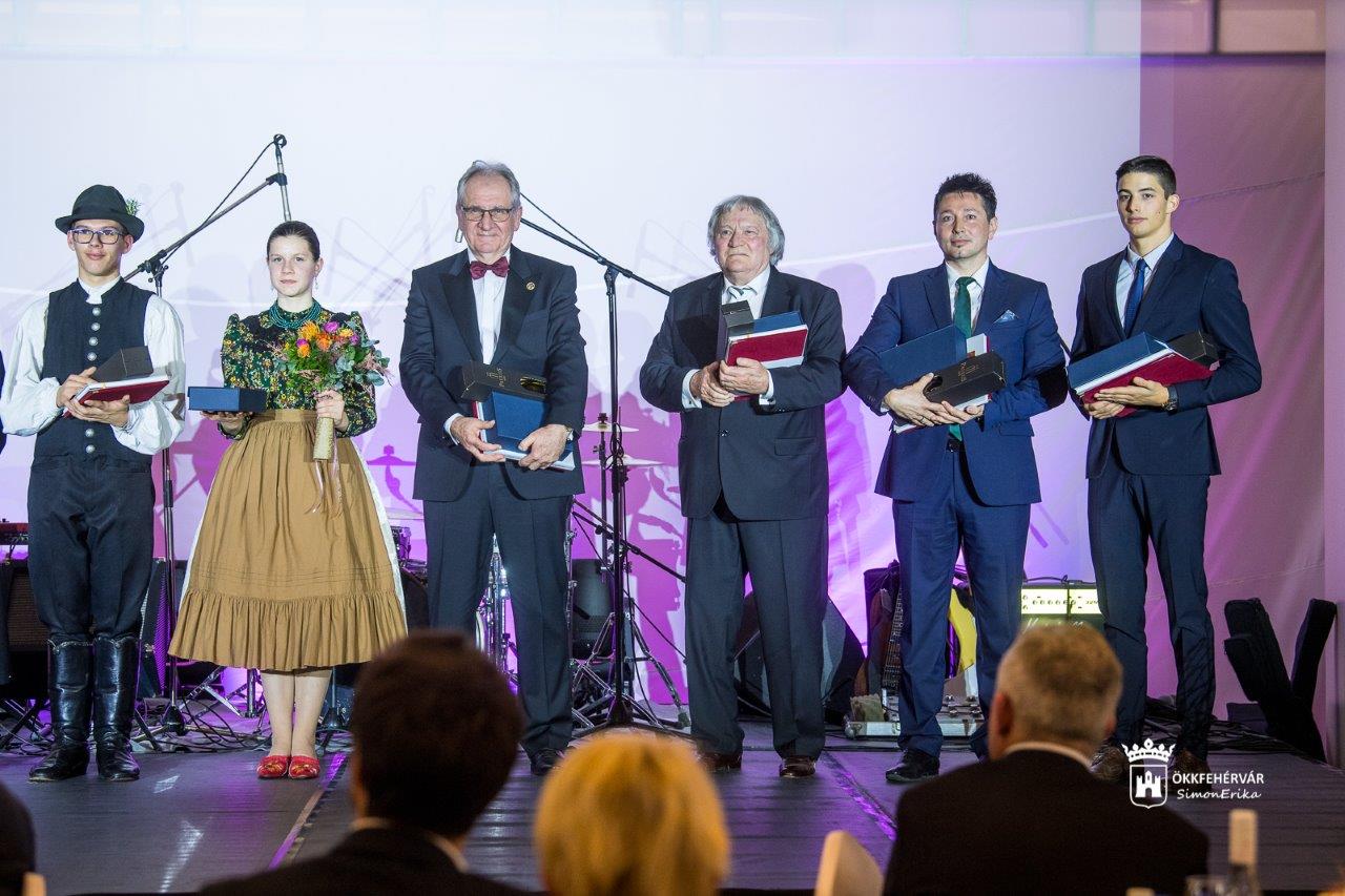 Szombaton este adták át a Fejér Megyei Prima-díjakat Székesfehérváron