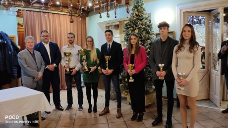 Öttusa évzáró Fehérváron - pandémia okozta felemás év(ek) után