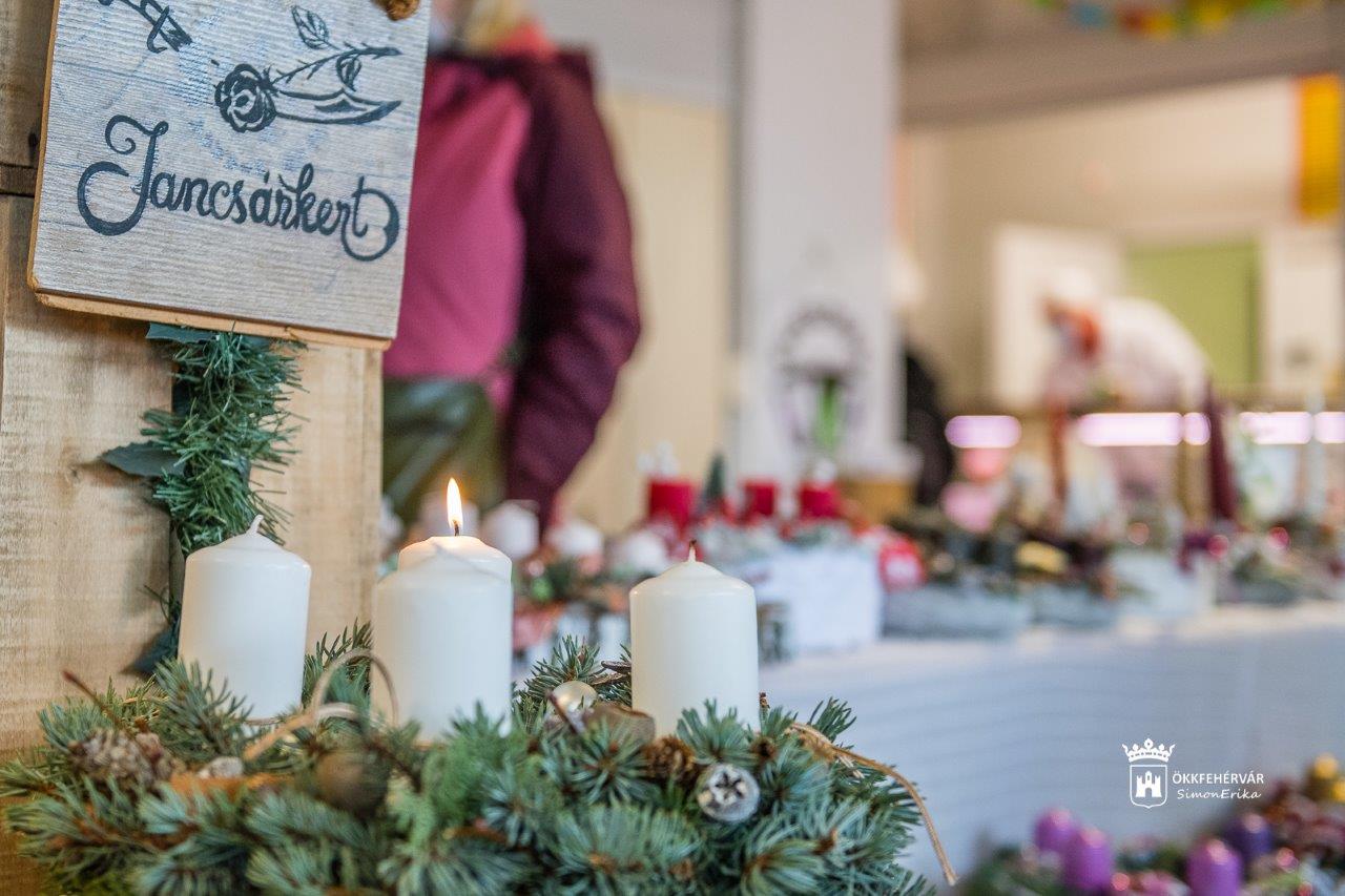 A Jancsárkert Termelői- és Biopiacon is felgyúlt az első adventi gyertya lángja