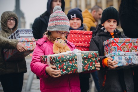 Fehérvári gyűjtőpontokkal megkezdődött a Baptista Szeretetszolgálat Cipősdoboz Akciója