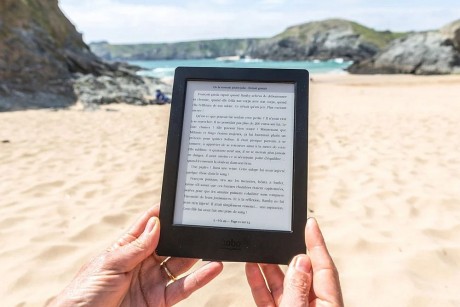 Zsebünkben a könyvtárunk - az e-book előnyös oldalai