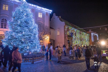 Fényfestés, koncertek és Mikulásváró - programok a második adventi hétvégére