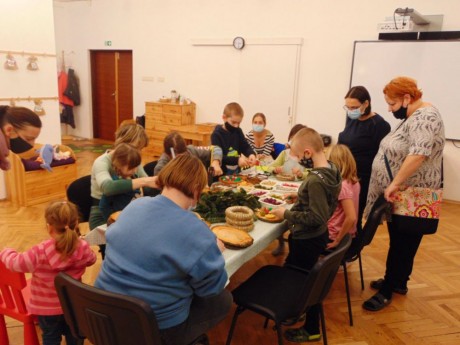 Adventi kézműves foglalkozás a Gárdonyi Géza Művelődési Házban