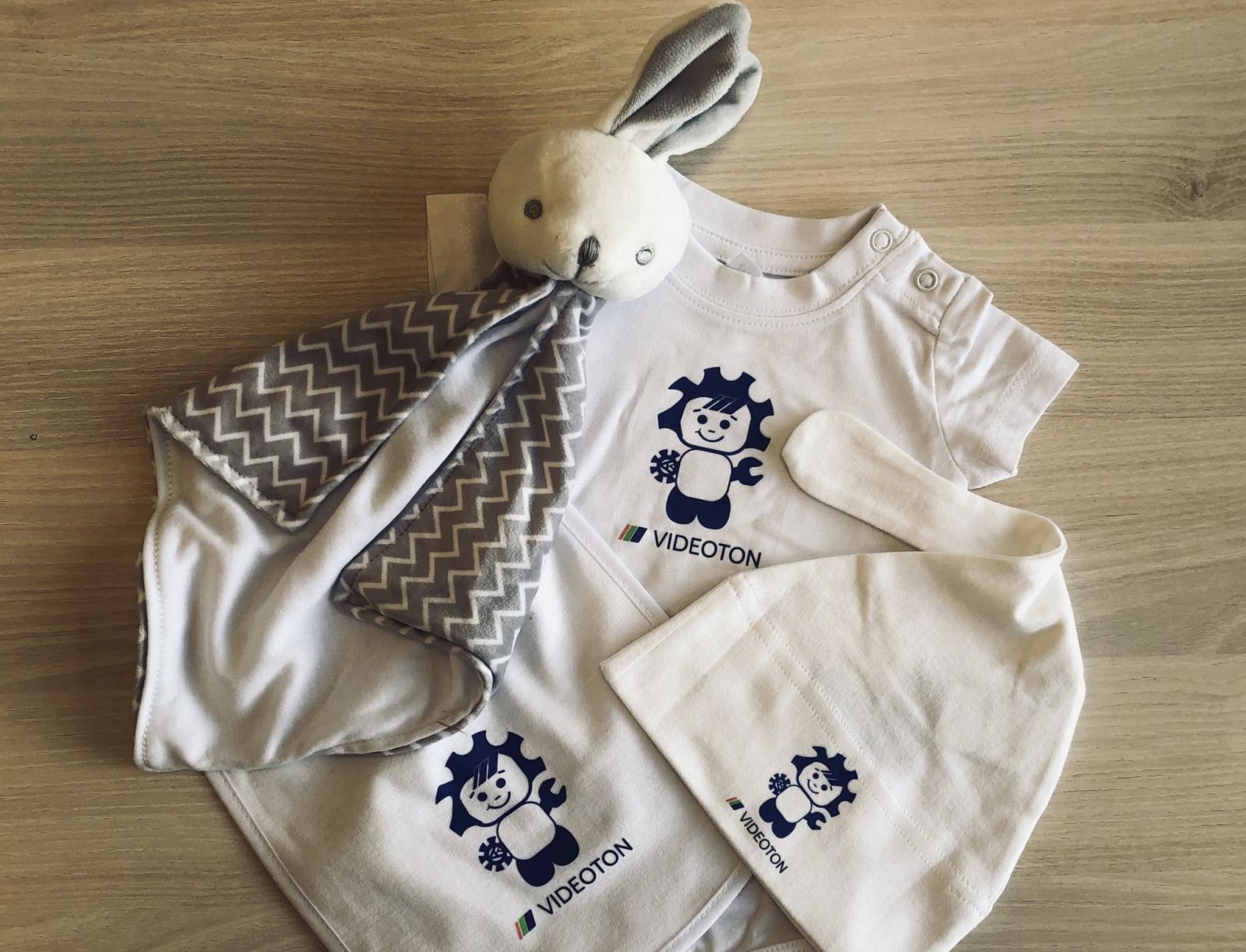 Annyi baba született a Videoton dolgozóinál, hogy elfogyott a babacsomag