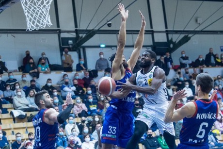 Kosárlabda: „A halványnál is fehérebb árnyalat” = vereség