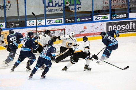 Jégkorong: ezúttal nem tudták a Titánok meglepni a debrecenieket