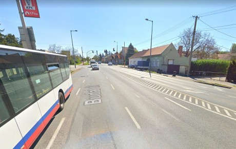 Egy pillanatnyi türelmetlenség és máris megvan a baj - bíróságon a figyelmetlen sávváltás miatt