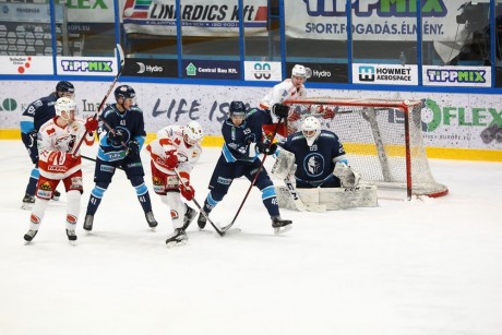 Jégkorong: a Fehérvári Titánok a középső harmadban vesztették el a meccset