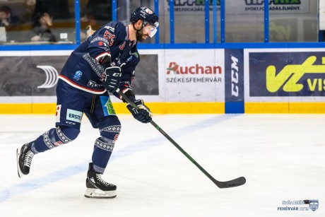 Jégkorong: baljós körülmények ellenére bravúros siker Innsbruckban!