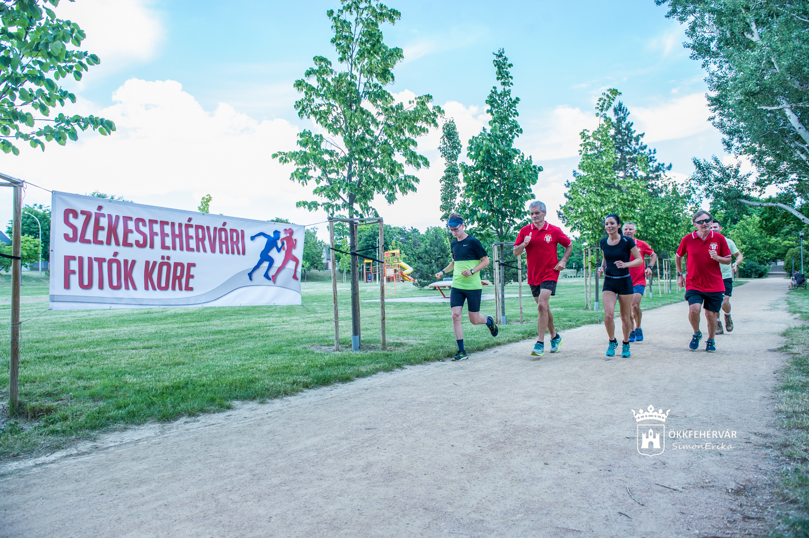 Ingyenes sportolás a Székesfehérvári Futók Körével a Haleszban és Palotavárosban