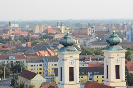 Hat harangja és kivilágított toronyórája is volt a Felsővárosi templomnak a századelőn