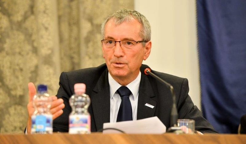 Szeretnék virágoskertet látni, és nem sivatagot - beszélgetés Karsai Bélával