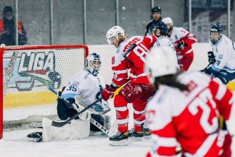 Jégkorong: jól játszottak a Titánok az erdélyi túrán, de nem szereztek pontot