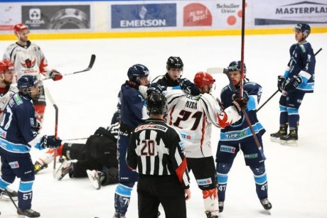 Jégkorong: magabiztos Titánok győzelem a Dunaújváros ellen!