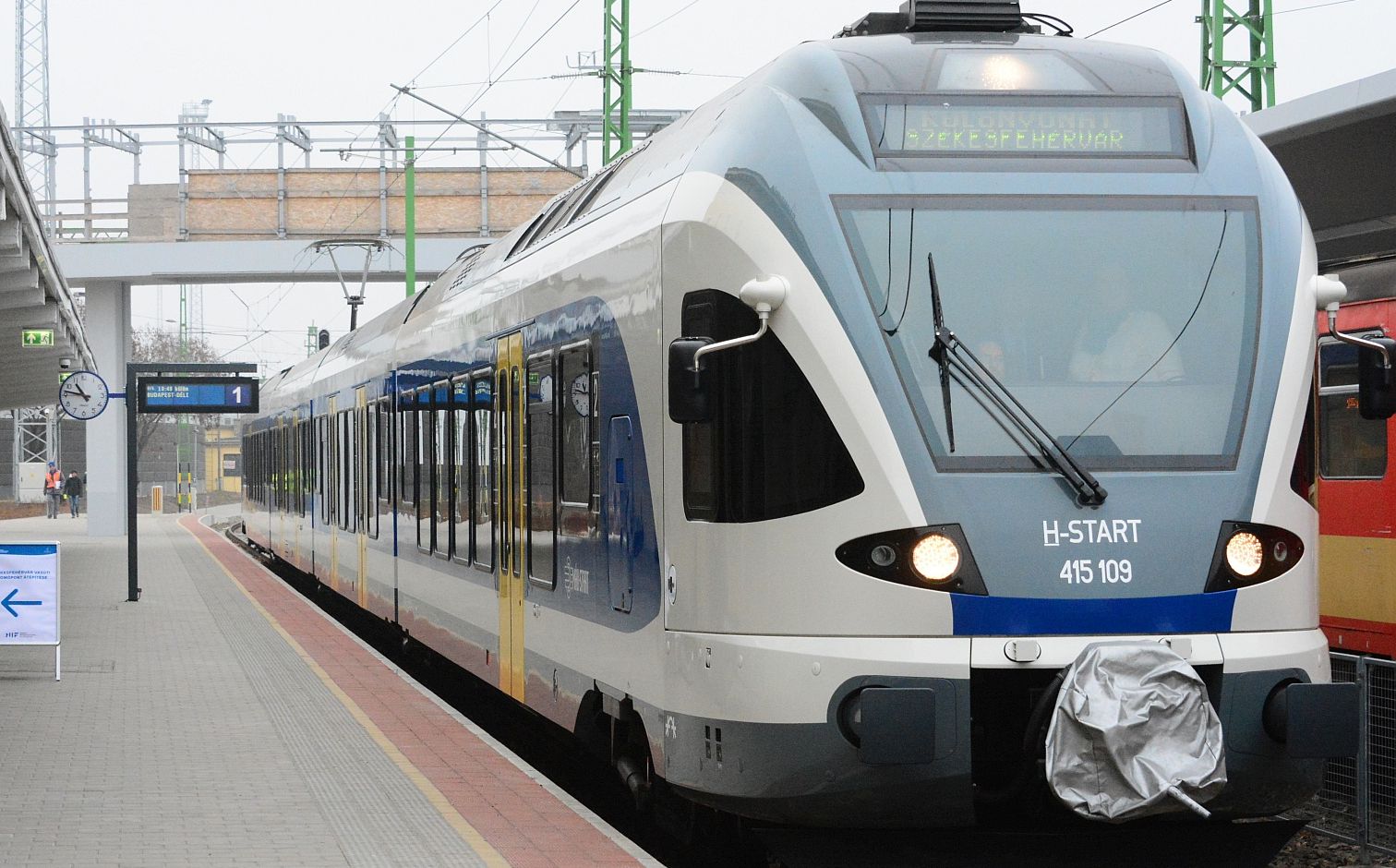 Pályakarbantartási munkálatok miatt módosított menetrend szerint közlekednek a vonatok a Kápolnásnyék - Gárdony szakaszon