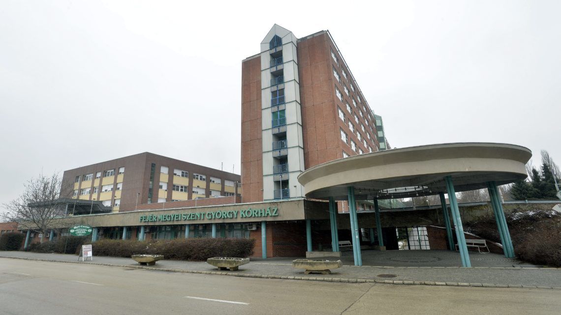 Csalók gyűjtenek a kórház nevében - telefonon keresik a tolvajok az adományozókat