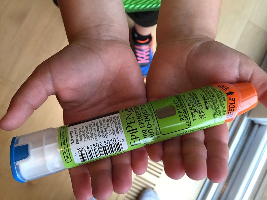 Az allergiás rohamot kezelő injekciókat kapnak a fehérvári óvodák és iskolák