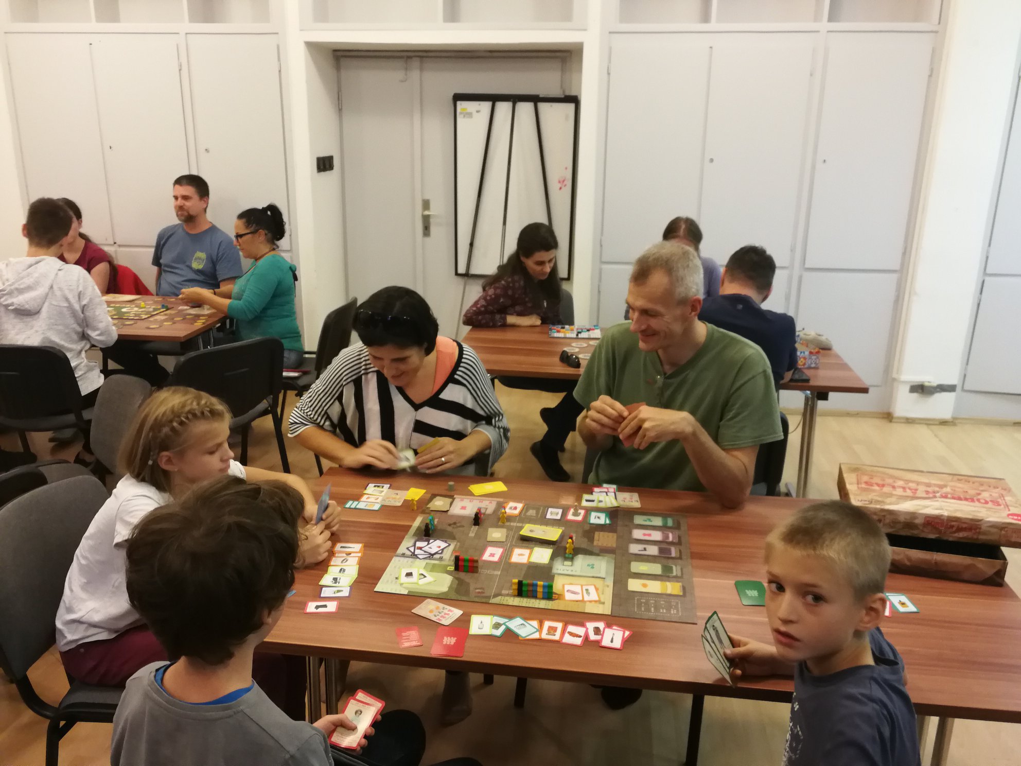 Éjszakai Tigris - egészen éjfélig lehet játszani szombaton a Királykút Emlékházban