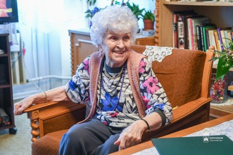 A 90 éves Tóth Kálmánnét köszöntötték Palotavárosban