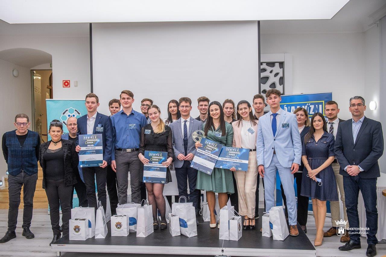 Molnár Szimonetta Lucia nyerte a Szóval győzni kommunikációs bajnokságot