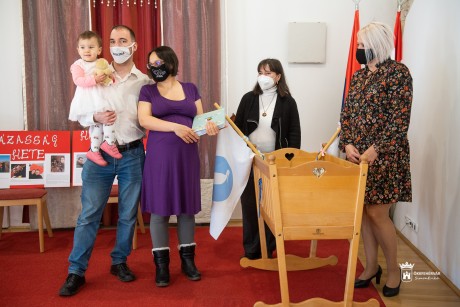 Tizennyolcadik alkalommal adták át Székesfehérvár vándorbölcsőjét