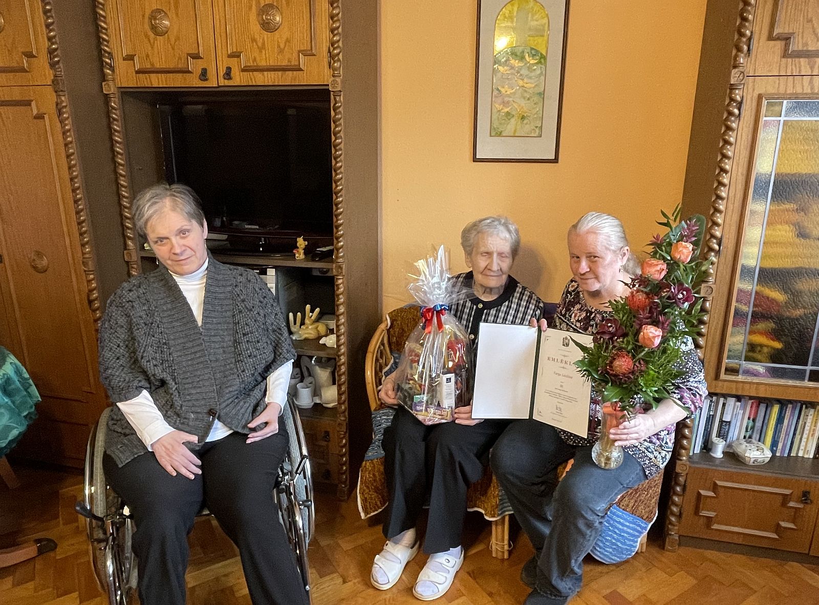 A kilencven éves Irénke nénit köszöntötték születésnapja alkalmából