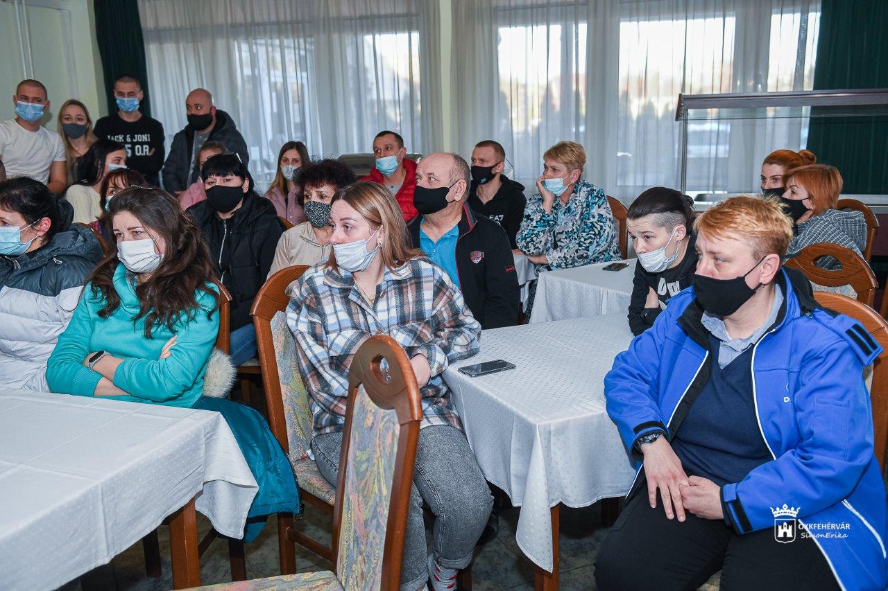 Összefogva nyújtanak segítséget a Székesfehérváron dolgozó ukránoknak