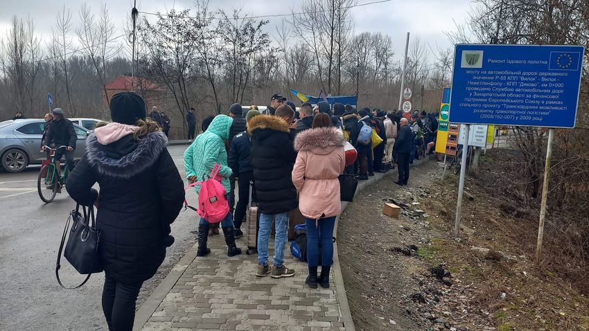 Kárpátaljai és ukrán menekülteknek segít a SZETA koordinációs irodája