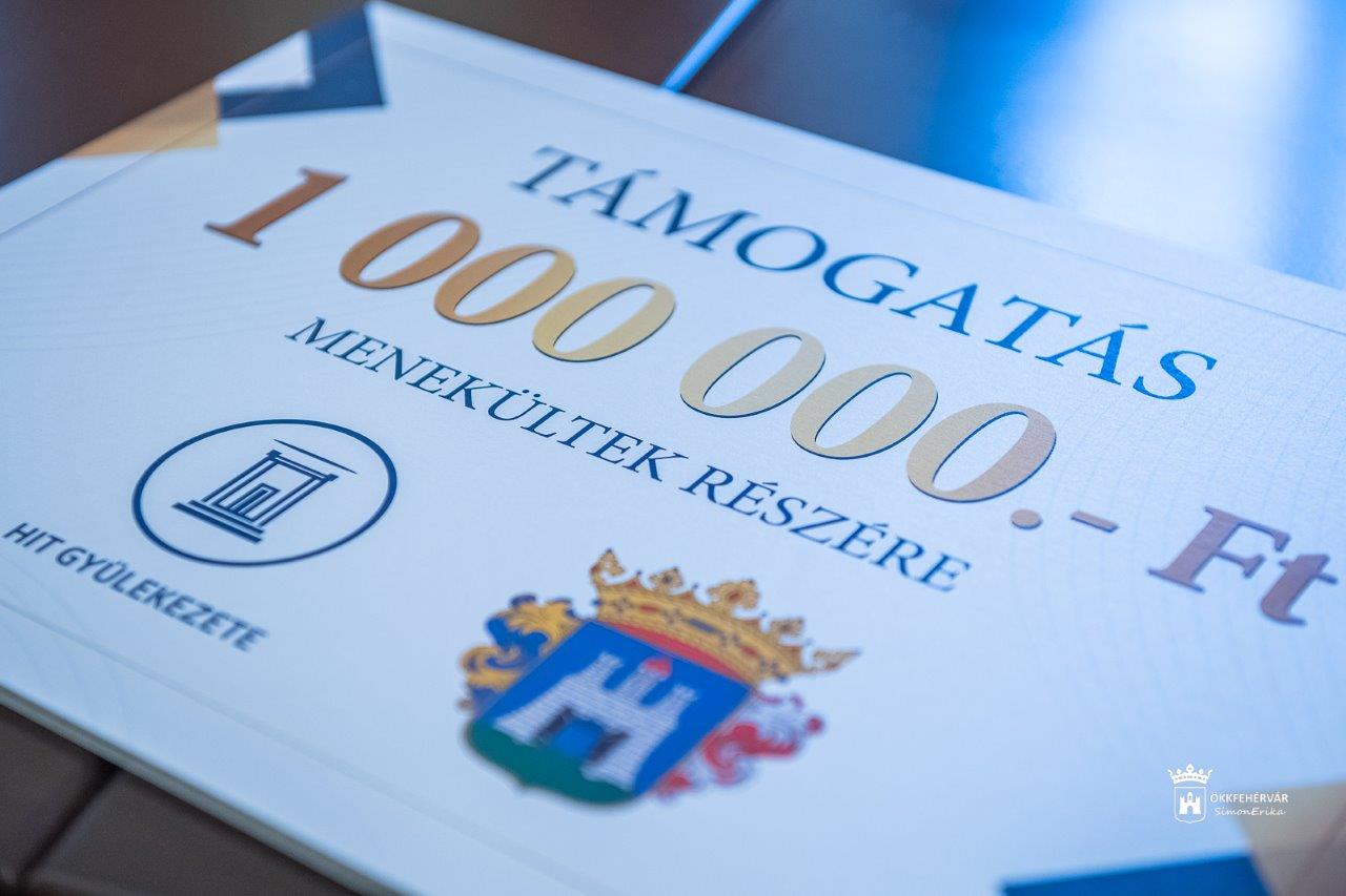 Egymillió forinttal támogatta a város adománygyűjtését a székesfehérvári Hit Gyülekezete